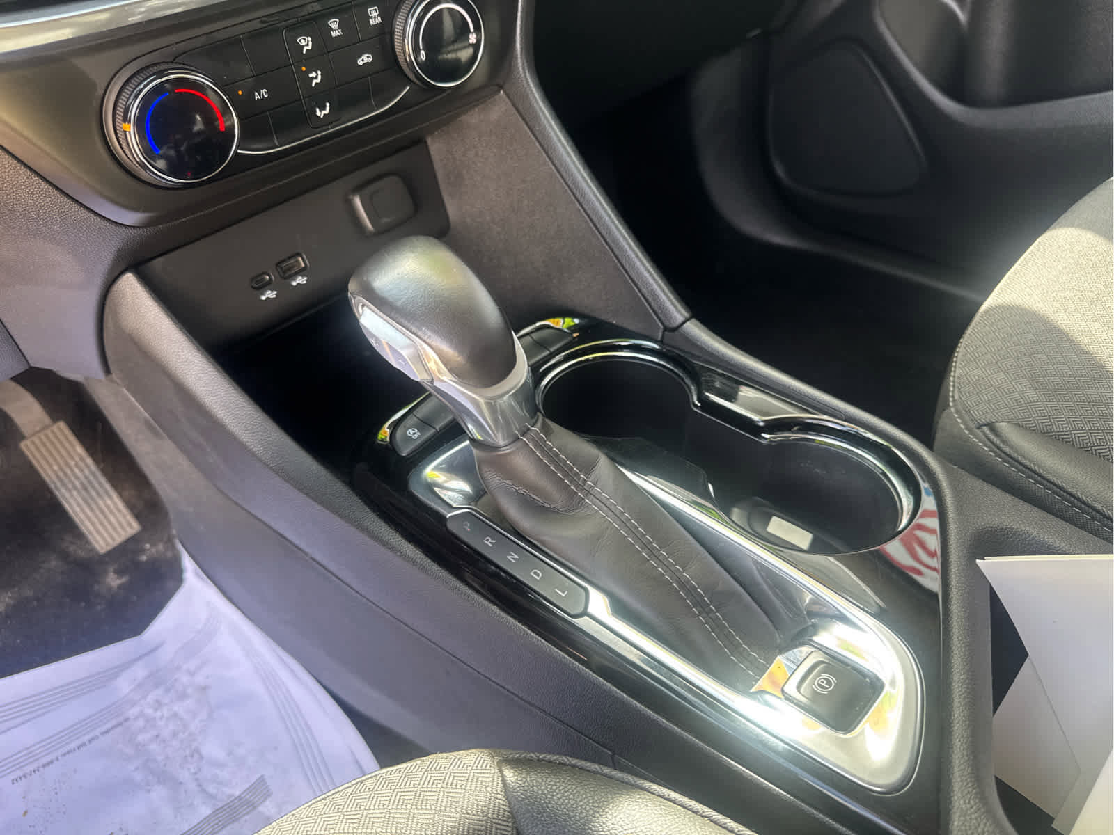 Used 2024 Buick Encore GX Preferred image 27