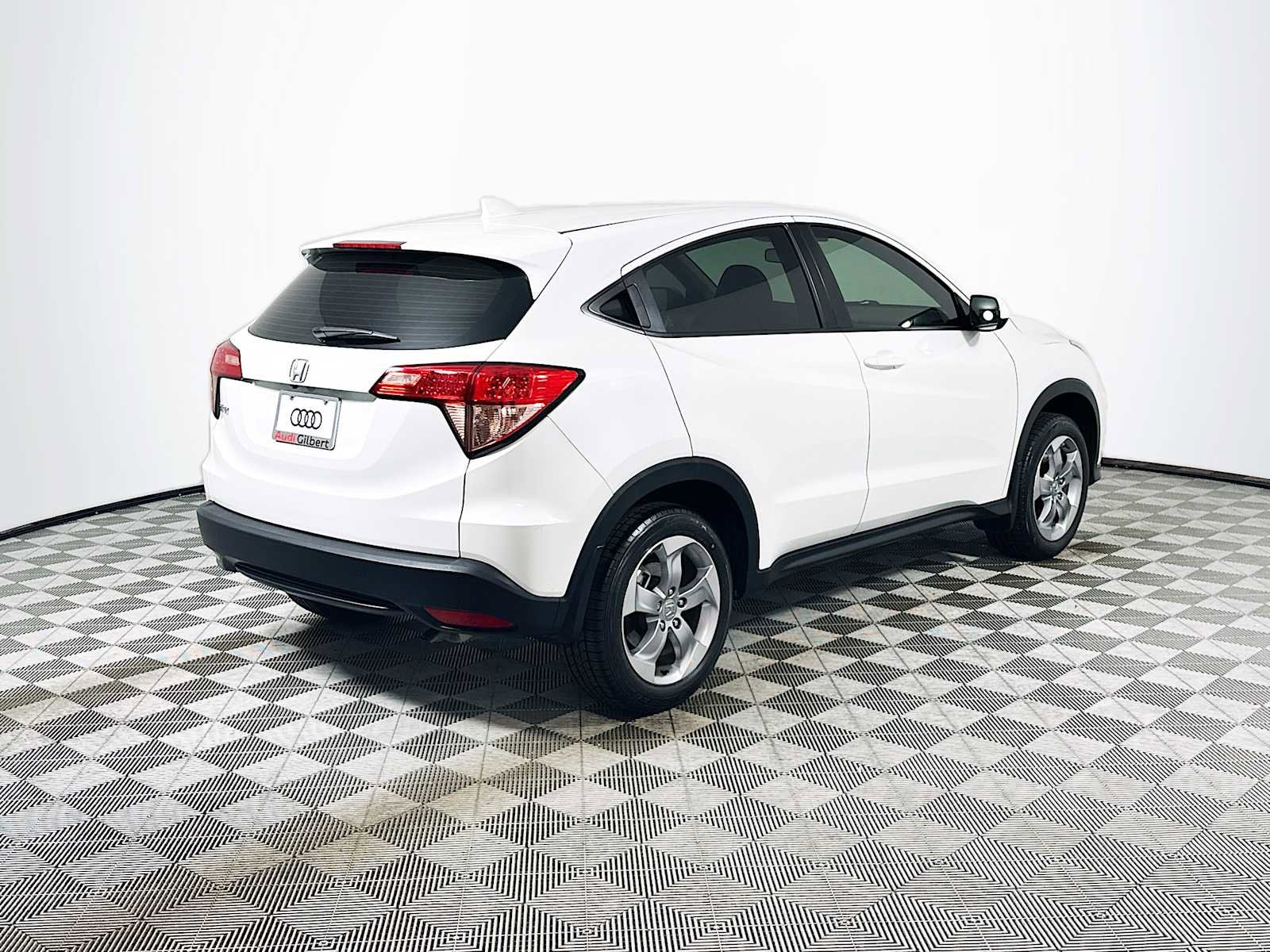 Used 2017 Honda HR-V LX image 7