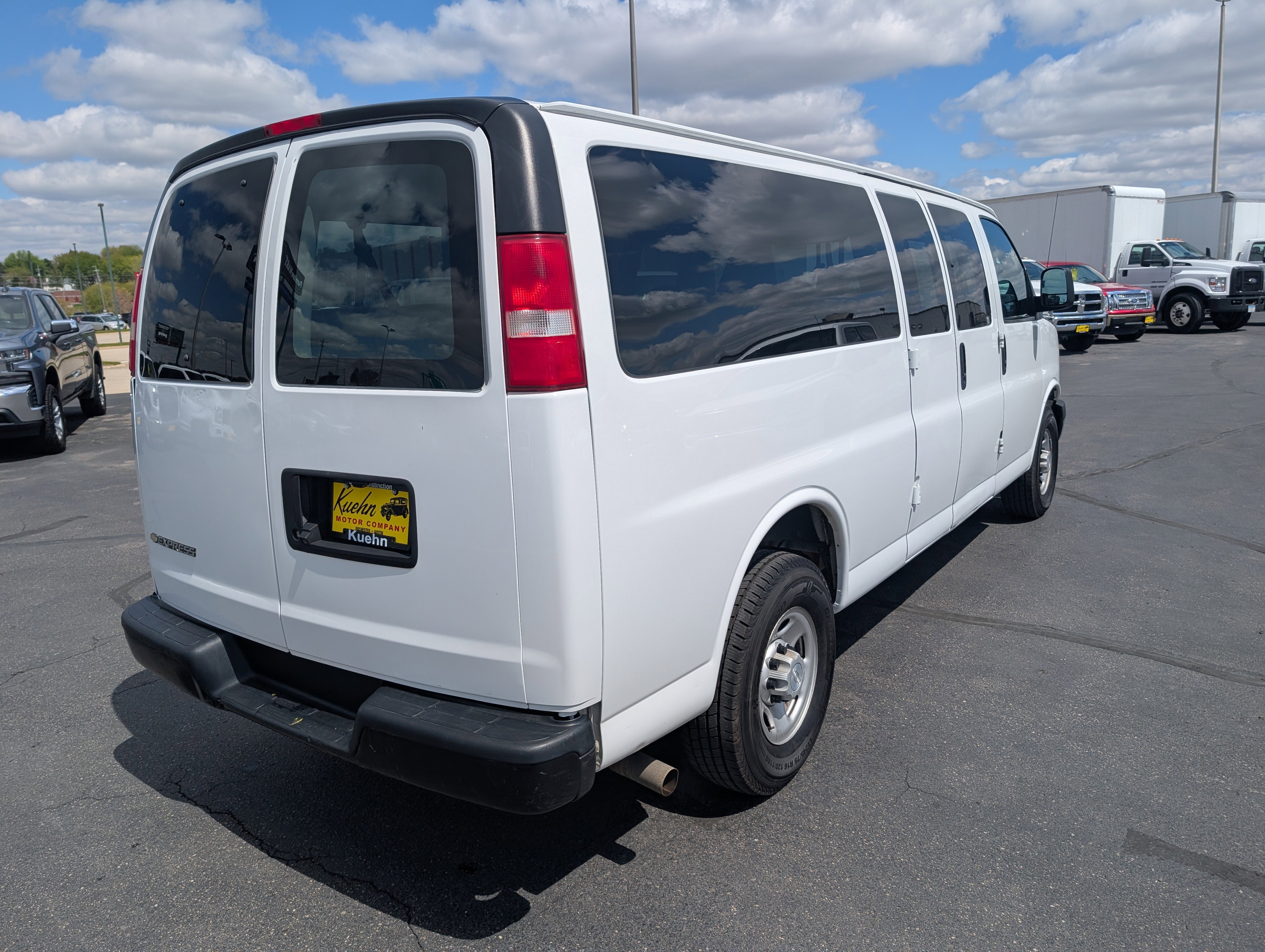 Used 2018 Chevrolet Express 3500 LS RWD image 6