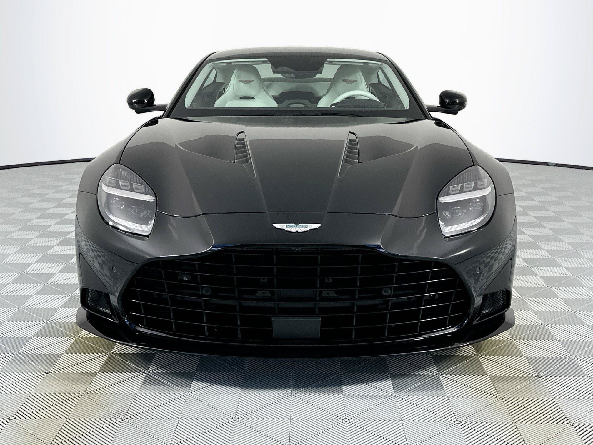 New 2026 Aston Martin Vanquish RWD image 2