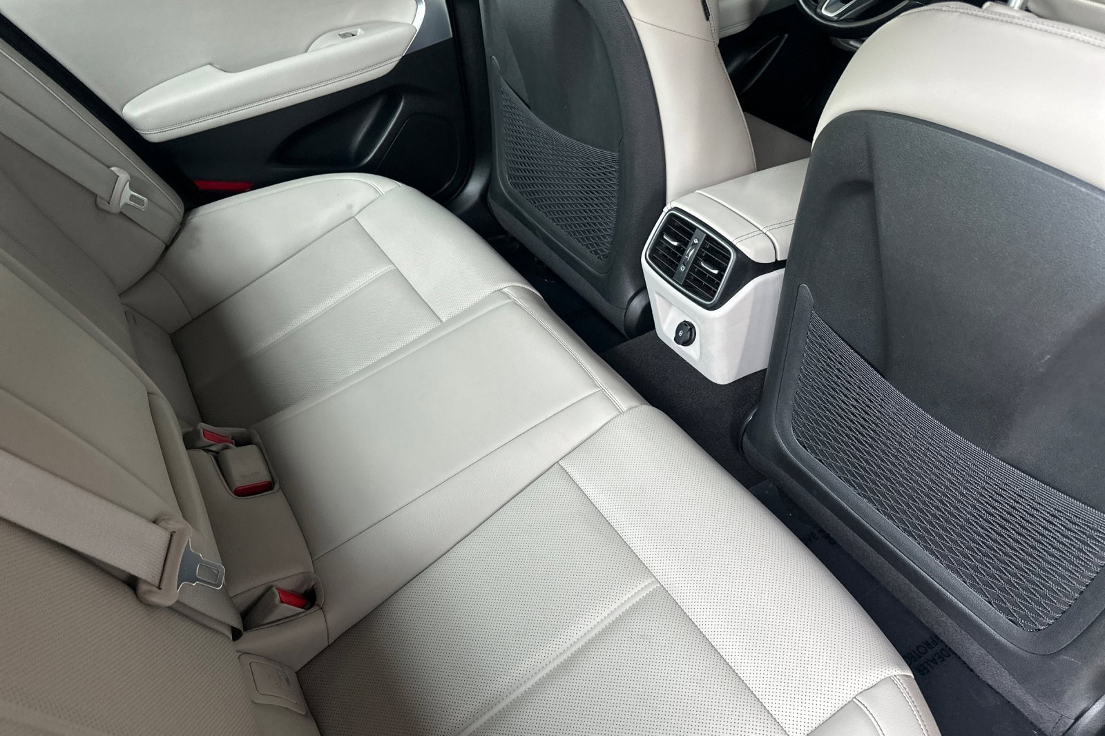 Used 2023 Genesis G70 2.0T image 18