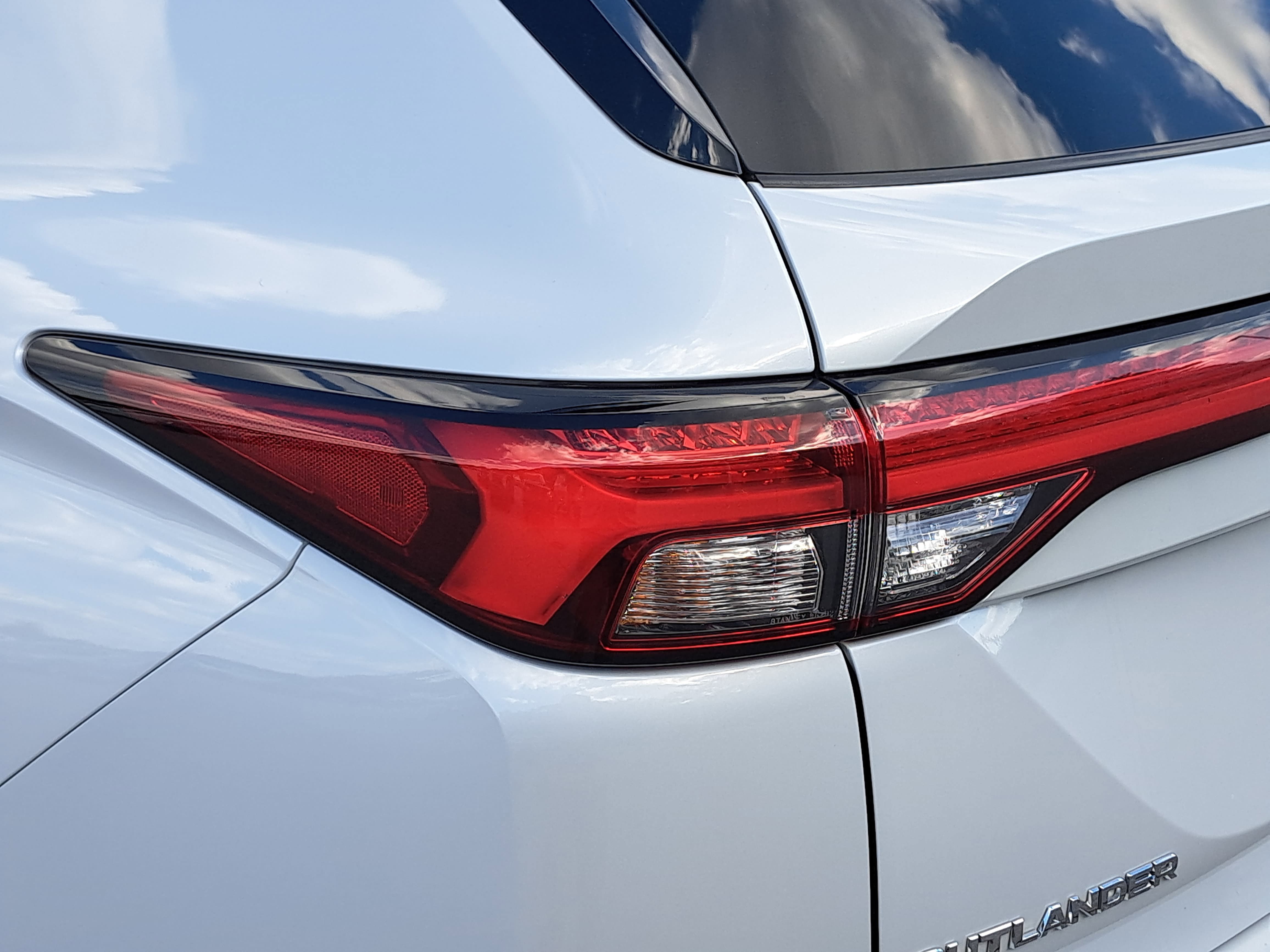 Used 2024 Mitsubishi Outlander SE FWD image 34