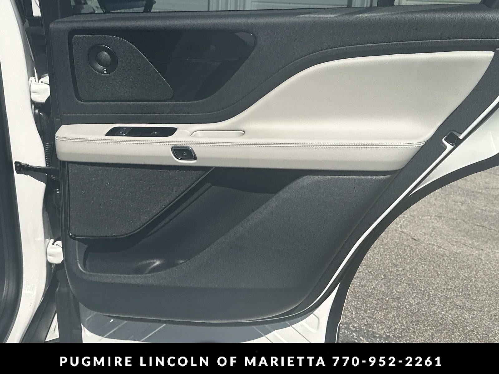 New 2026 Lincoln Aviator 2WD image 16