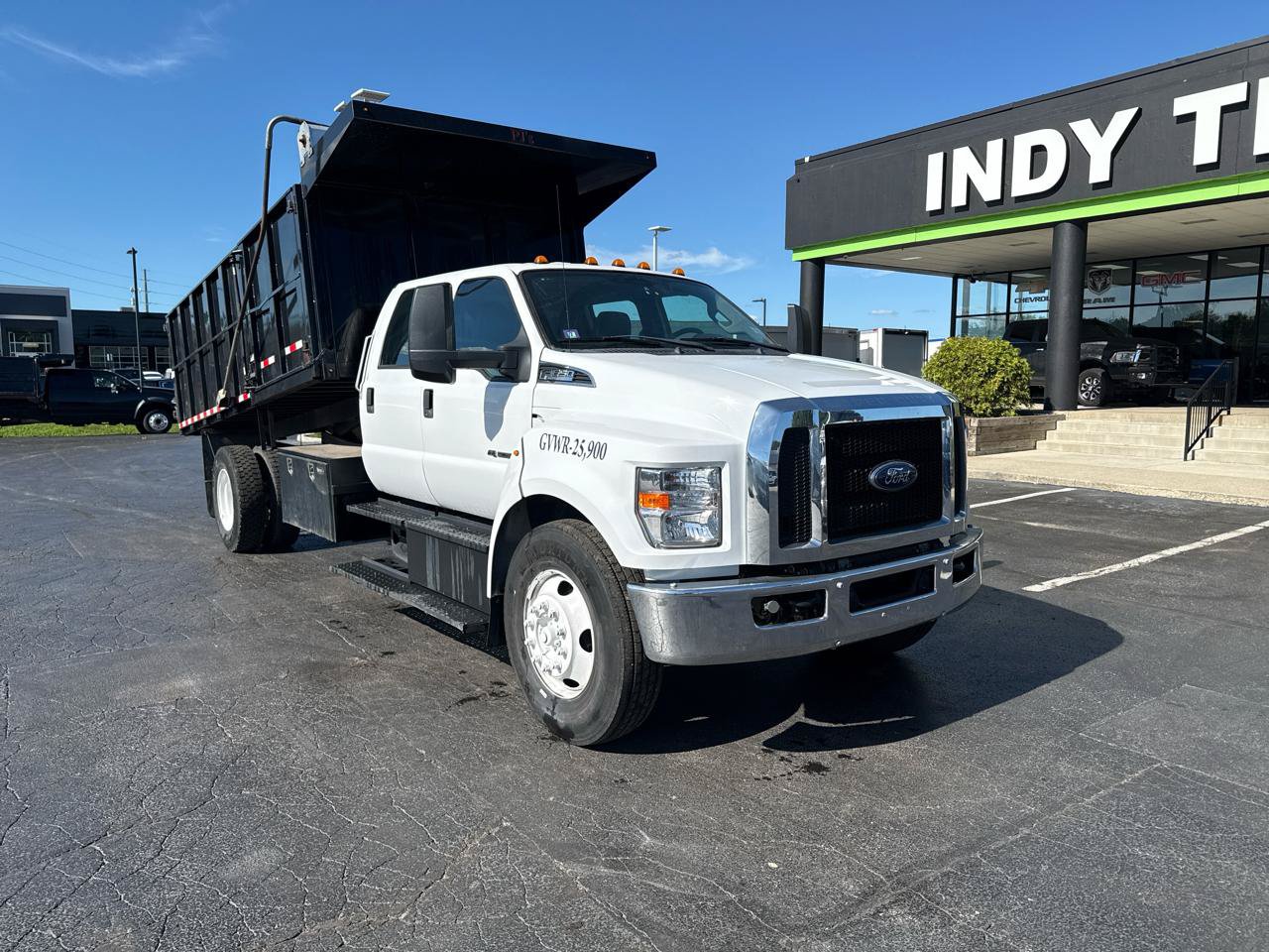 Used 2018 Ford F650 2WD Crew Cab Super Duty image 2