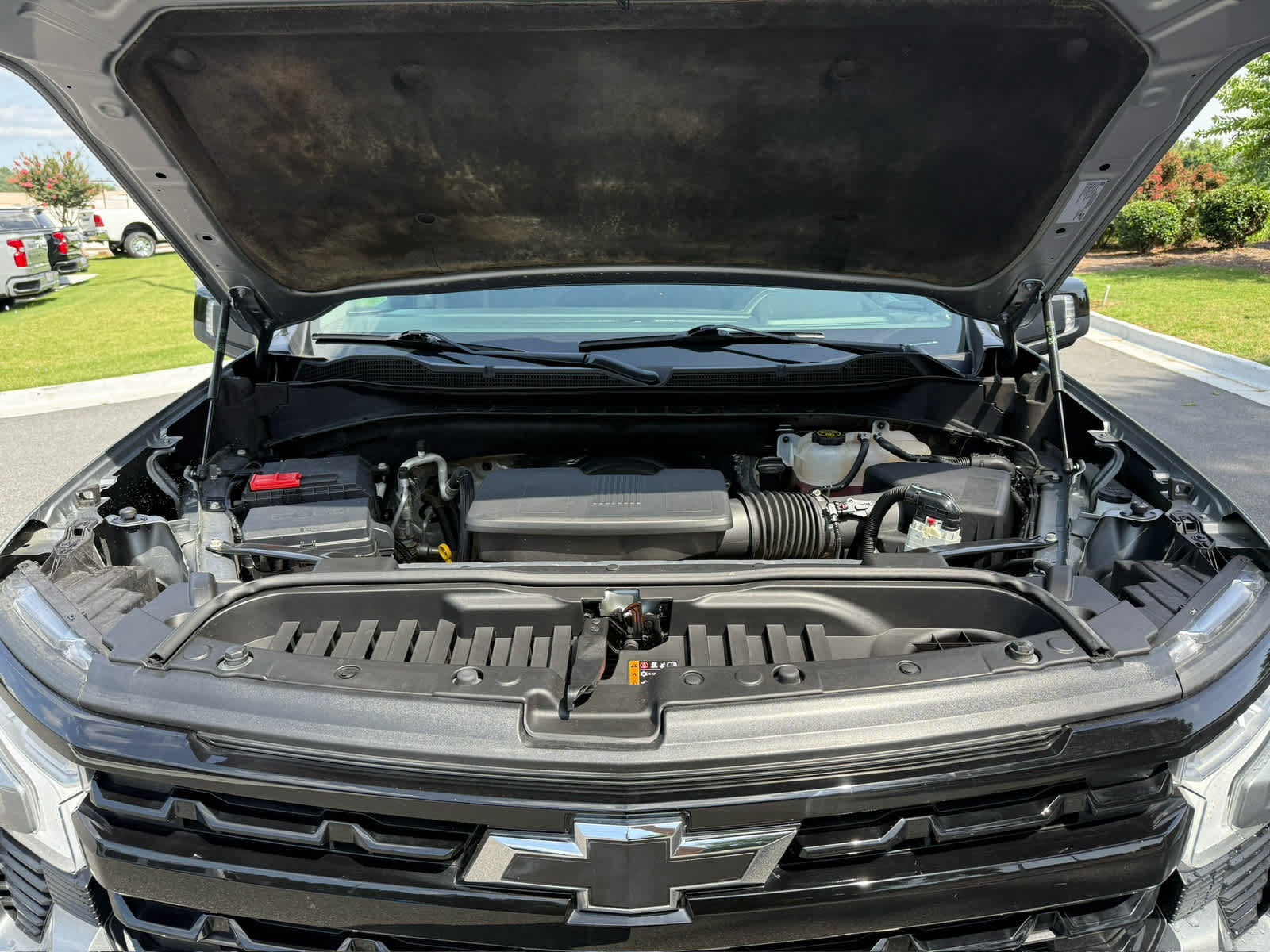 Used 2024 Chevrolet Silverado 1500 LT Trail Boss w/ LT Trail Boss Premium Package AWD/4WD image 30