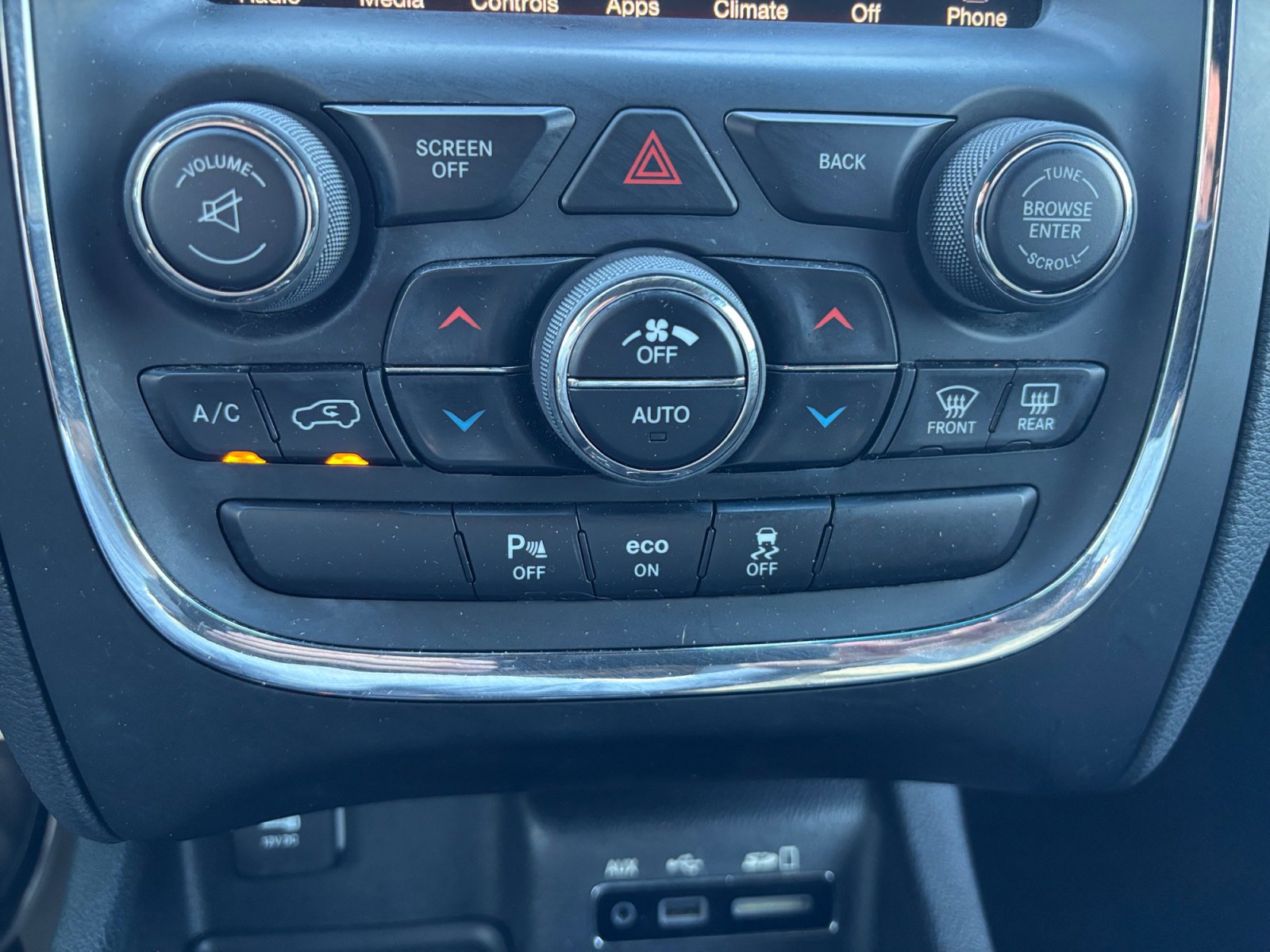 Used 2015 Dodge Durango Limited w/ Blacktop Package AWD/4WD image 12