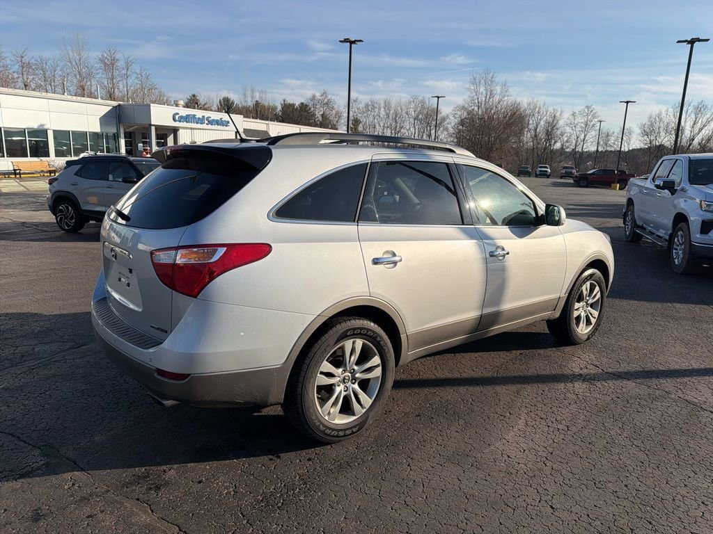 Used 2012 Hyundai Veracruz Limited w/ Entertainment Pkg image 3
