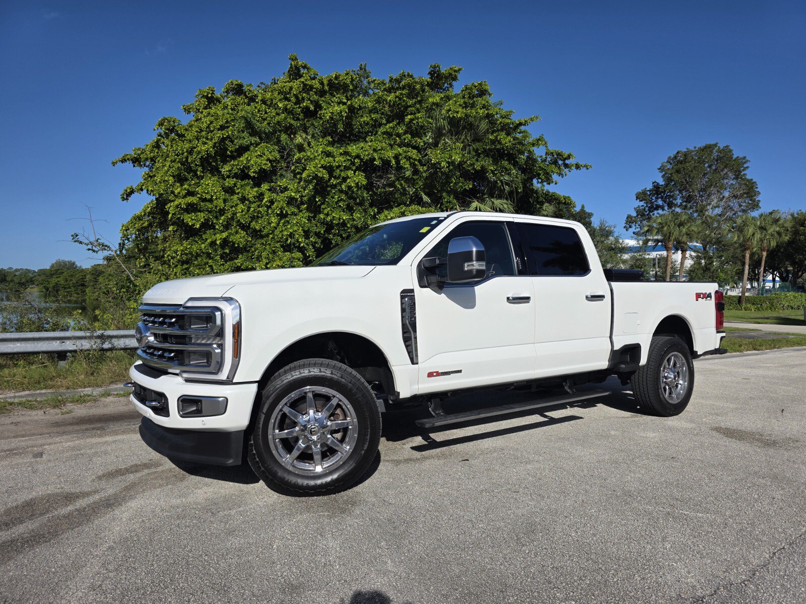 Used 2024 Ford F250 Platinum AWD/4WD image 1
