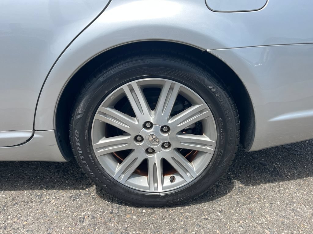 Used 2009 Toyota Avalon Limited FWD image 31