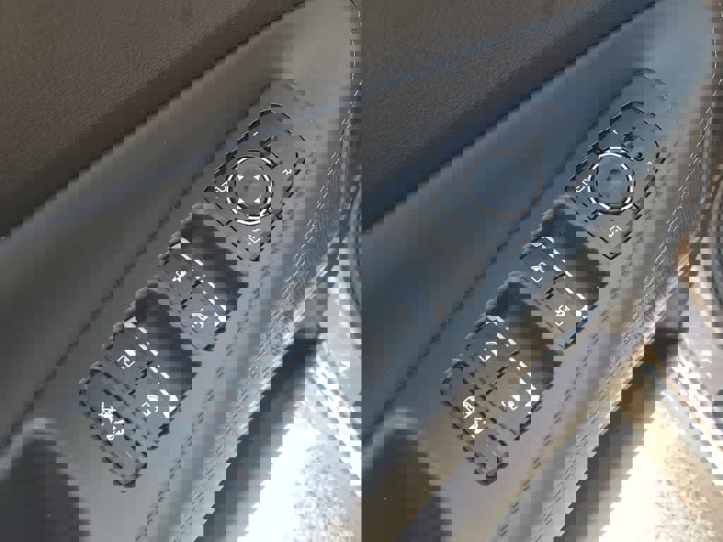 Used 2020 Hyundai Santa Fe Limited image 18