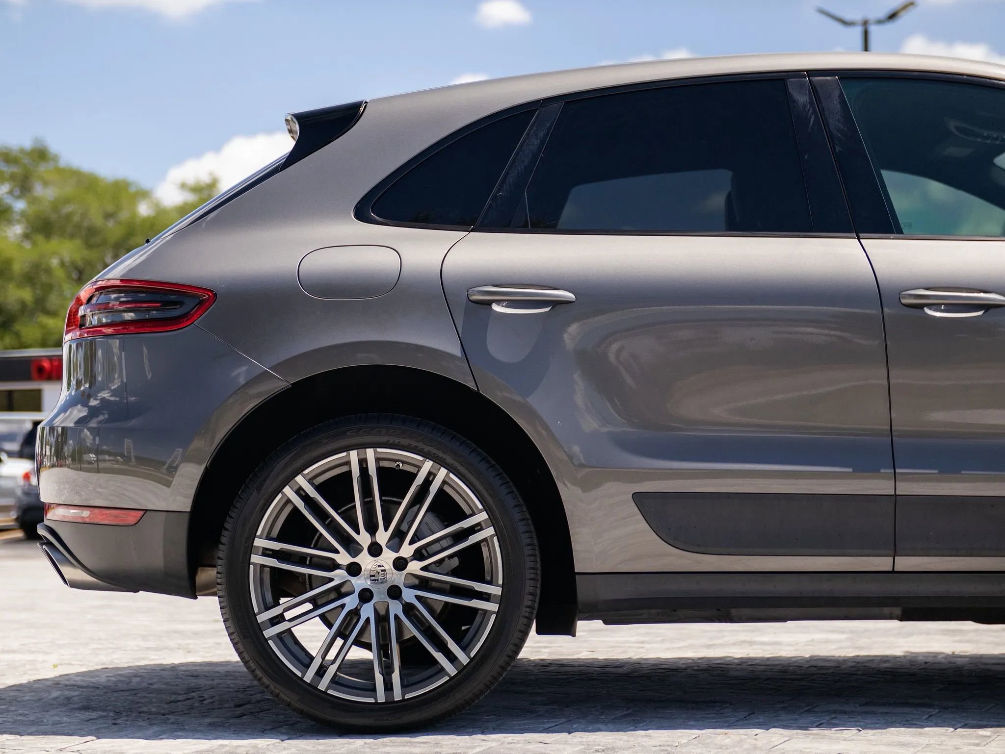 Used 2015 Porsche Macan S AWD/4WD image 17