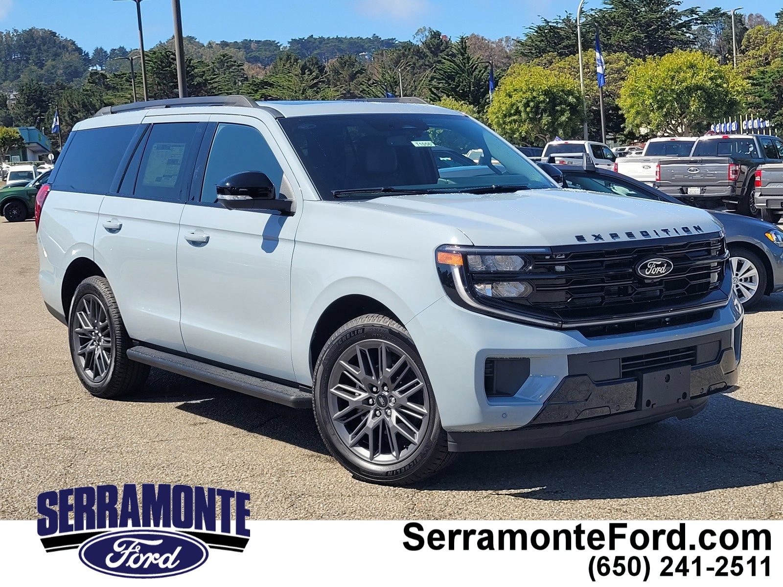New 2026 Ford Expedition Platinum w/ Stealth Appearance Package AWD/4WD image 1