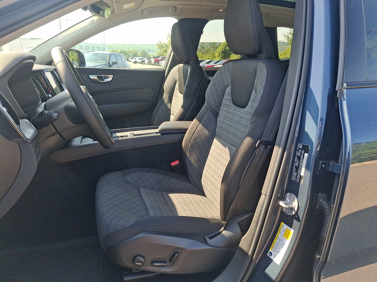 Certified 2024 Volvo XC60 B5 Core w/ Protection Package Premier AWD/4WD image 13