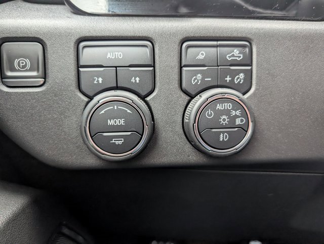 Used 2023 Chevrolet Silverado 1500 LTZ w/ Technology Package image 22