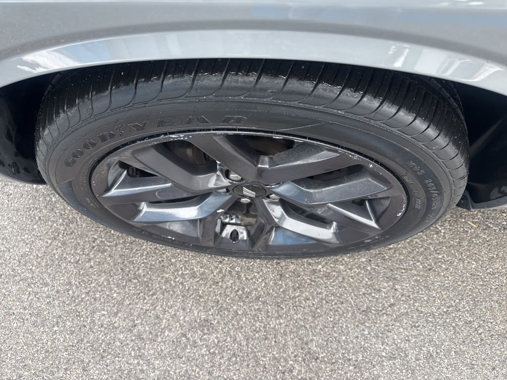 Used 2019 Dodge Challenger SXT w/ Blacktop Package image 12