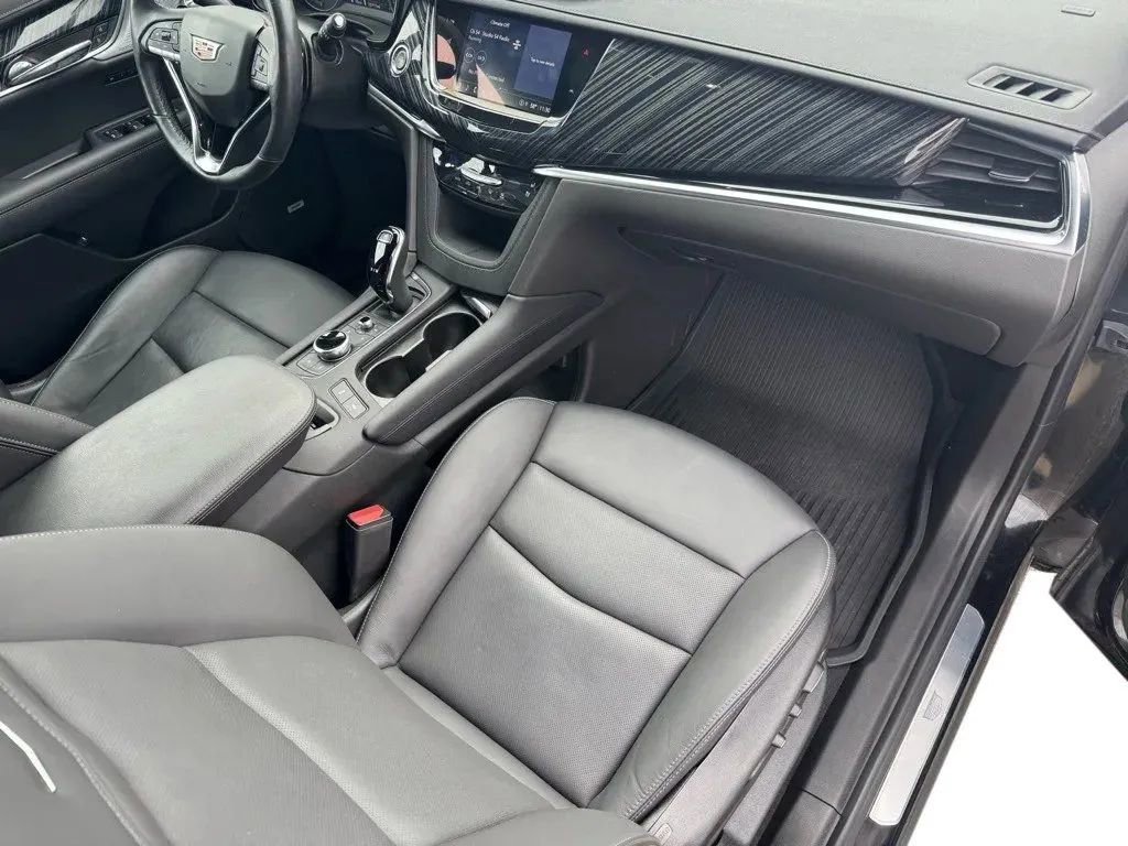 Used 2024 Cadillac XT6 Premium Luxury w/ Technology Package image 15