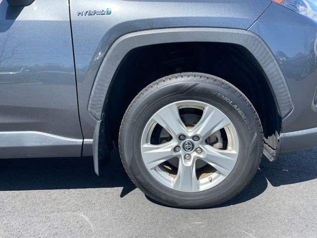 Used 2020 Toyota RAV4 LE w/ All Weather Liner Package AWD/4WD image 7