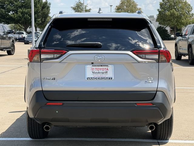 Certified 2025 Toyota RAV4 LE AWD/4WD image 5