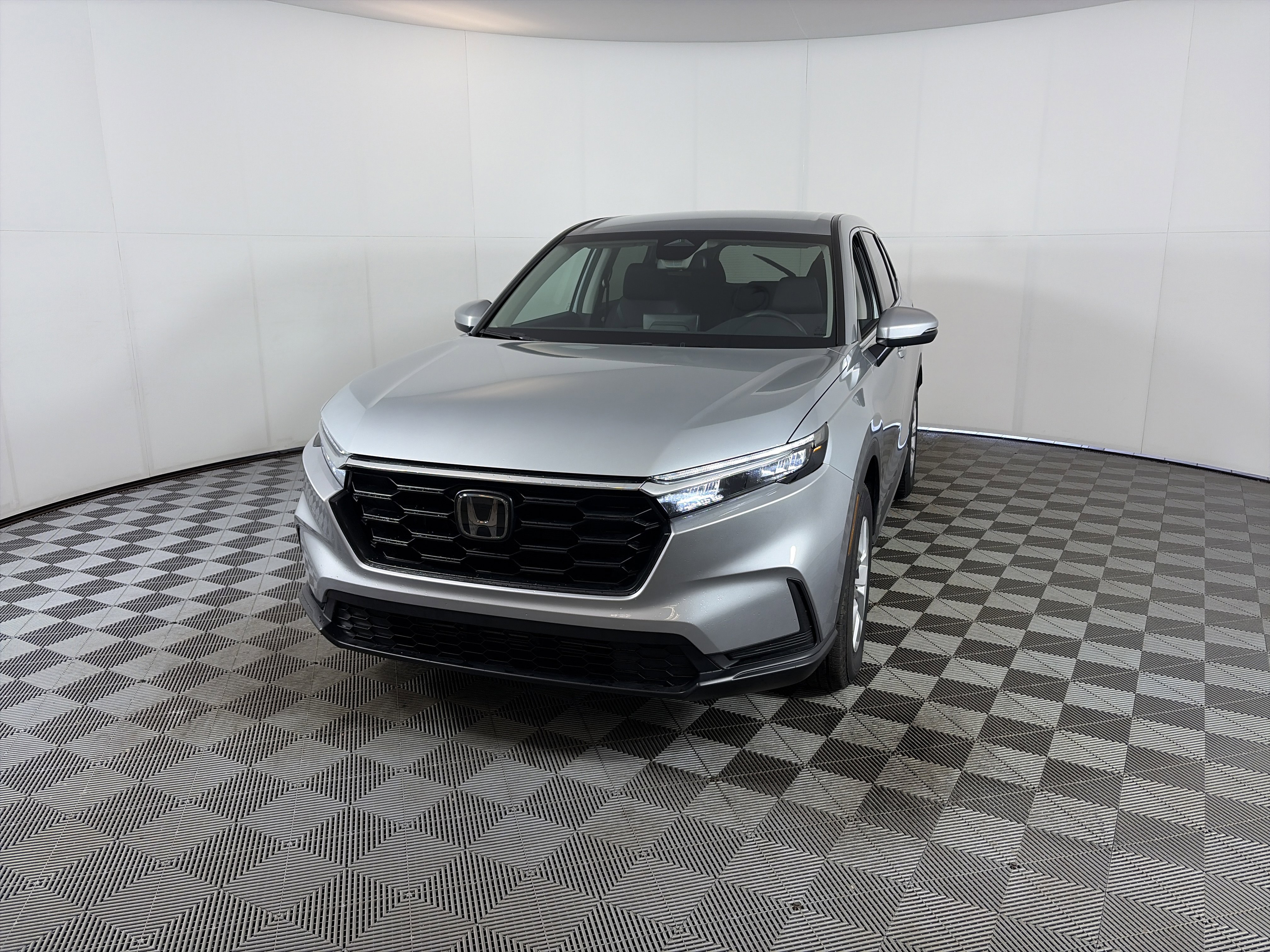 Used 2025 Honda CR-V LX image 2