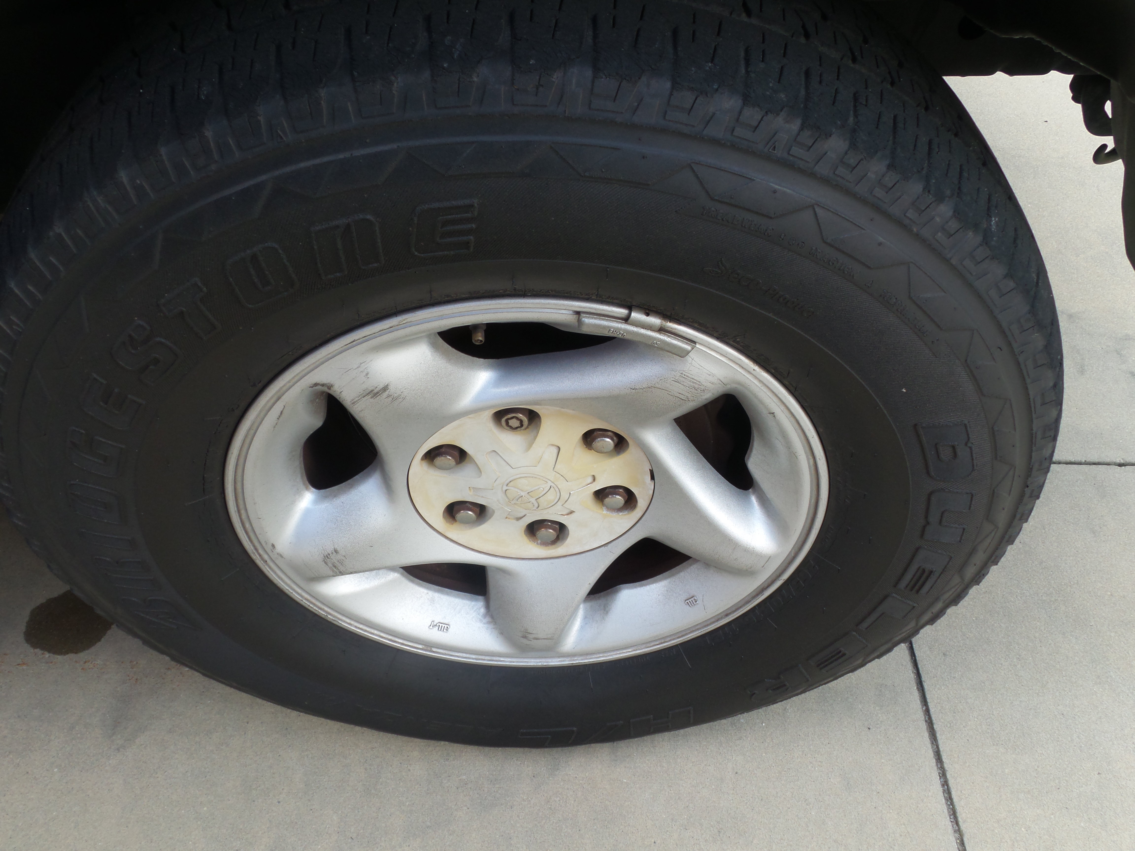 Used 2001 Toyota Sequoia SR5 AWD/4WD image 13