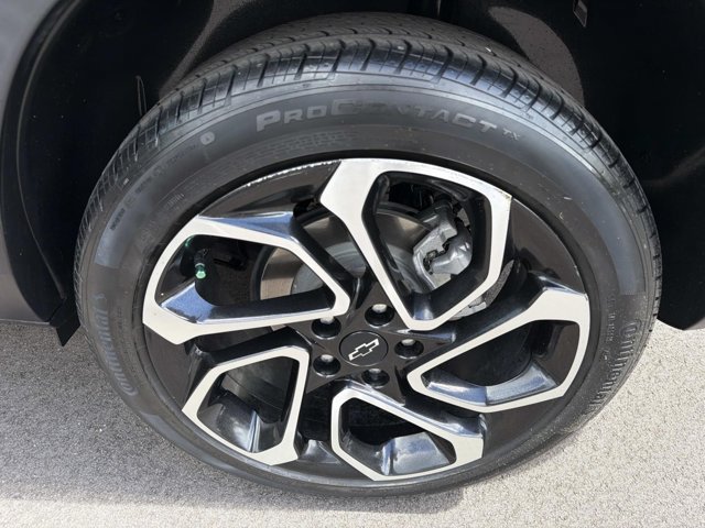 Used 2024 Chevrolet Trax RS w/ Sunroof Package FWD image 31