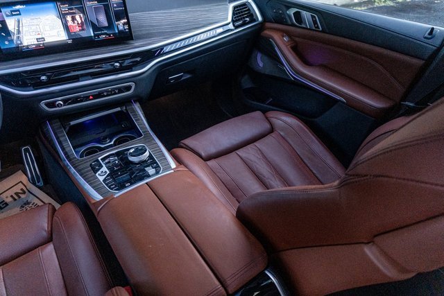 Used 2023 BMW X7 M60i w/ Executive Package image 26