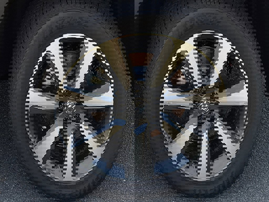 New 2025 Honda Pilot Touring image 5