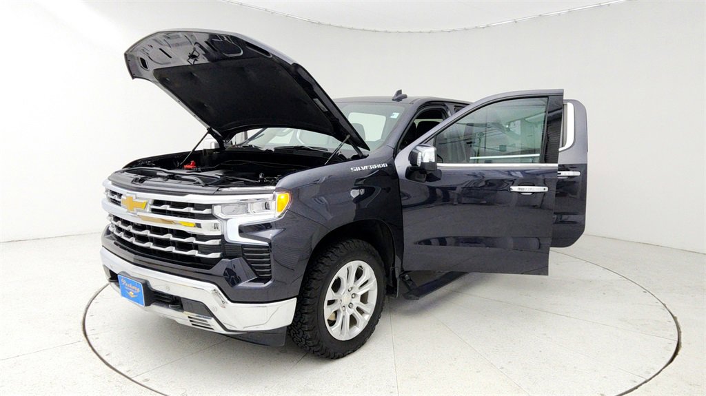 Used 2022 Chevrolet Silverado 1500 LTZ image 10