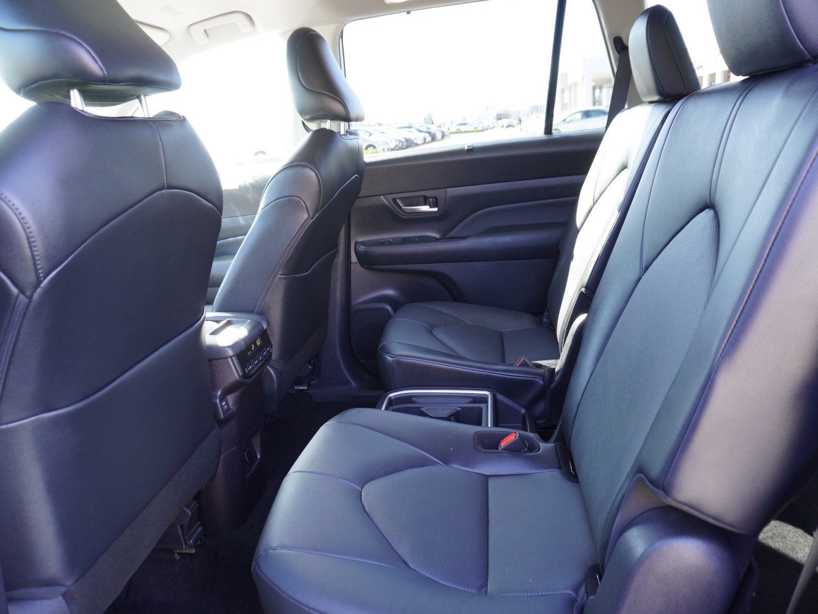 Used 2025 Toyota Grand Highlander AWD image 16