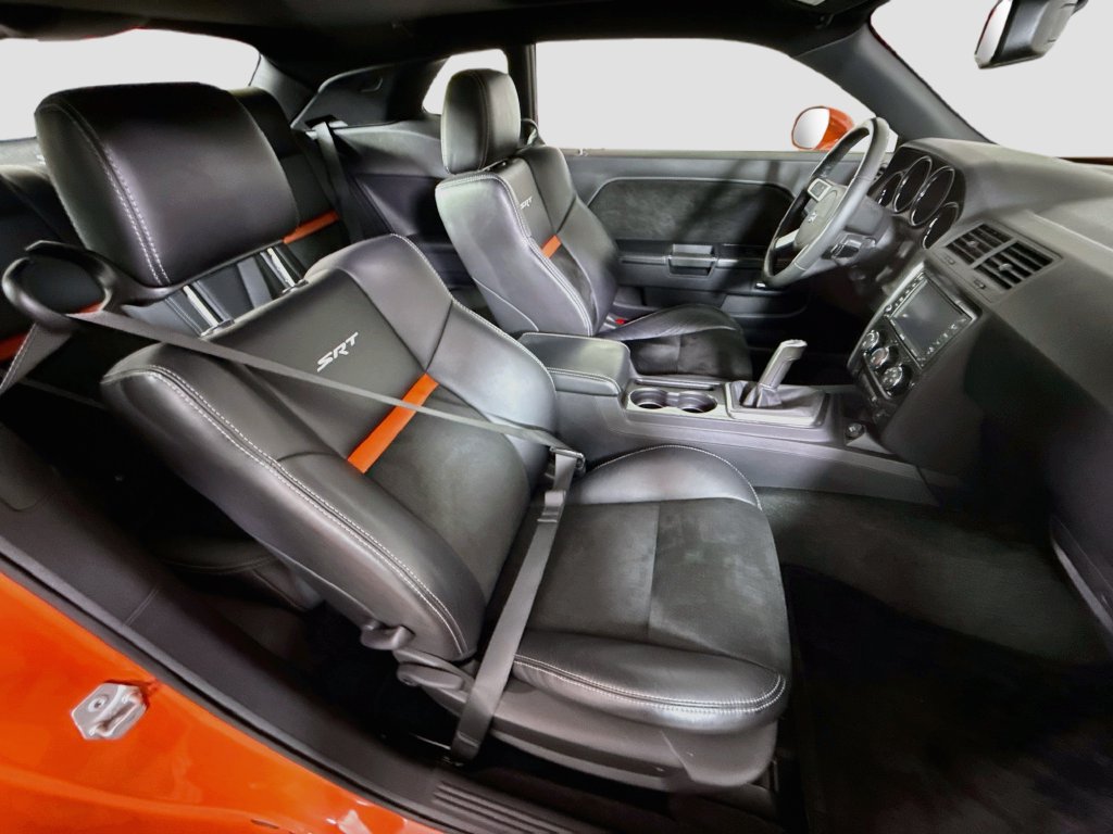 Used 2009 Dodge Challenger SRT8 w/ SRT Option Group II RWD image 29