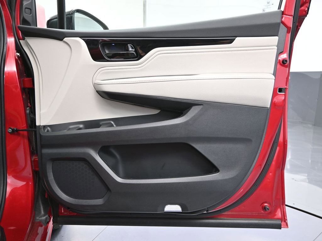Used 2025 Honda Odyssey Elite image 52