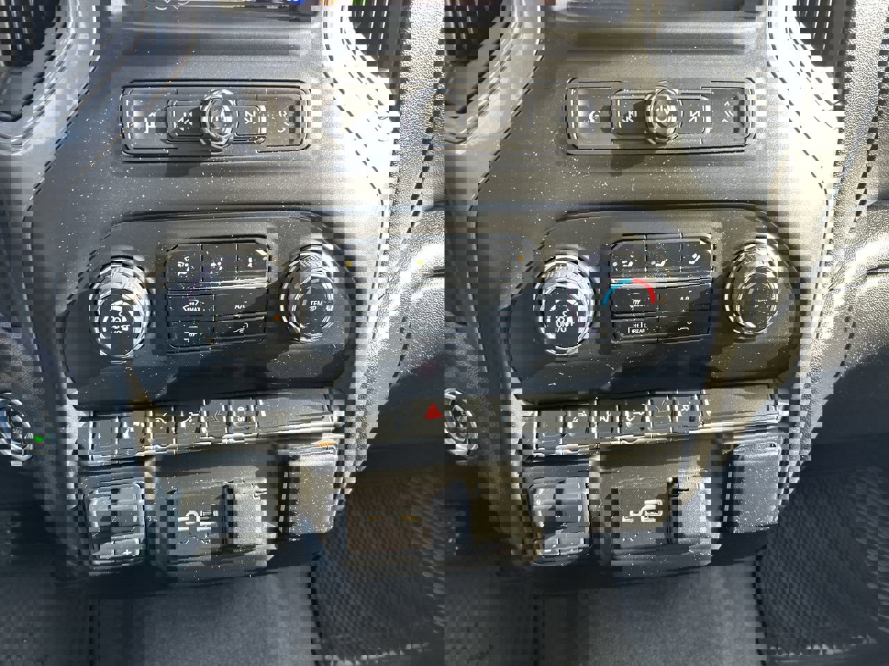 Used 2023 Chevrolet Silverado 1500 Custom image 27