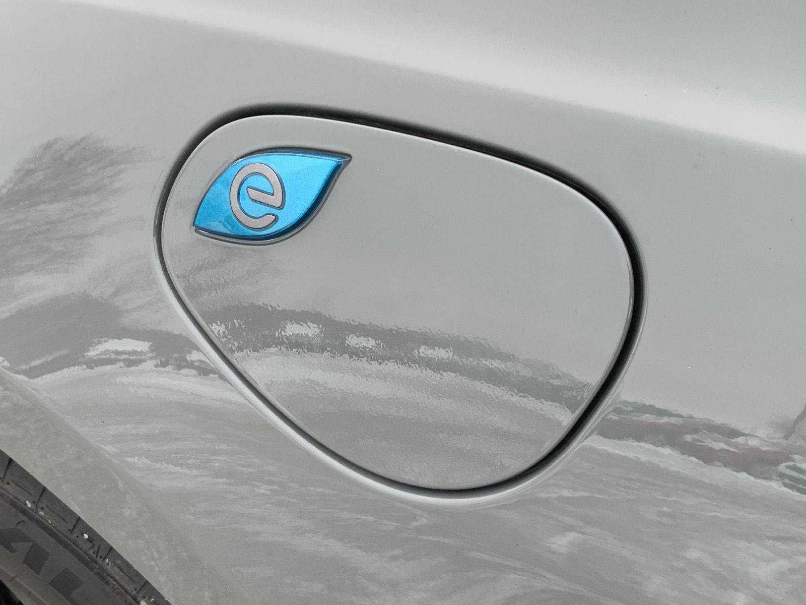 Used 2021 Chrysler Pacifica Limited w/ S Appearance Package image 8