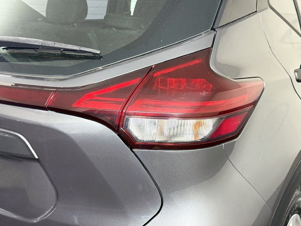 Used 2021 Nissan Kicks S FWD image 33