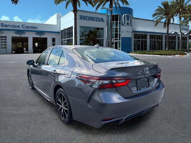 Used 2023 Toyota Camry SE FWD image 5