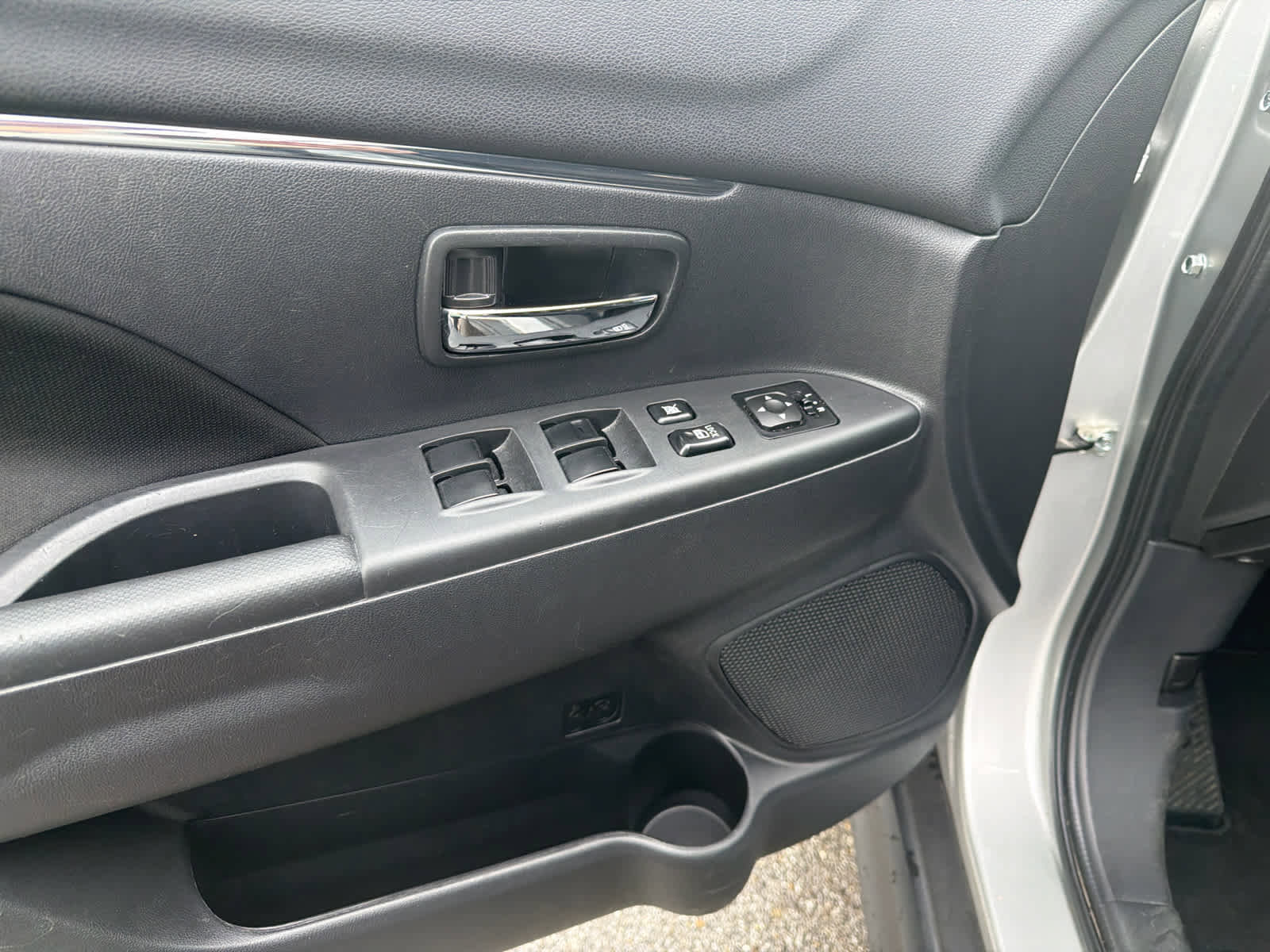 Used 2024 Mitsubishi Outlander Sport ES image 16