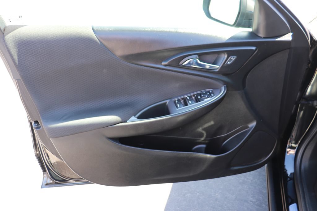 Used 2022 Chevrolet Malibu LS FWD image 8