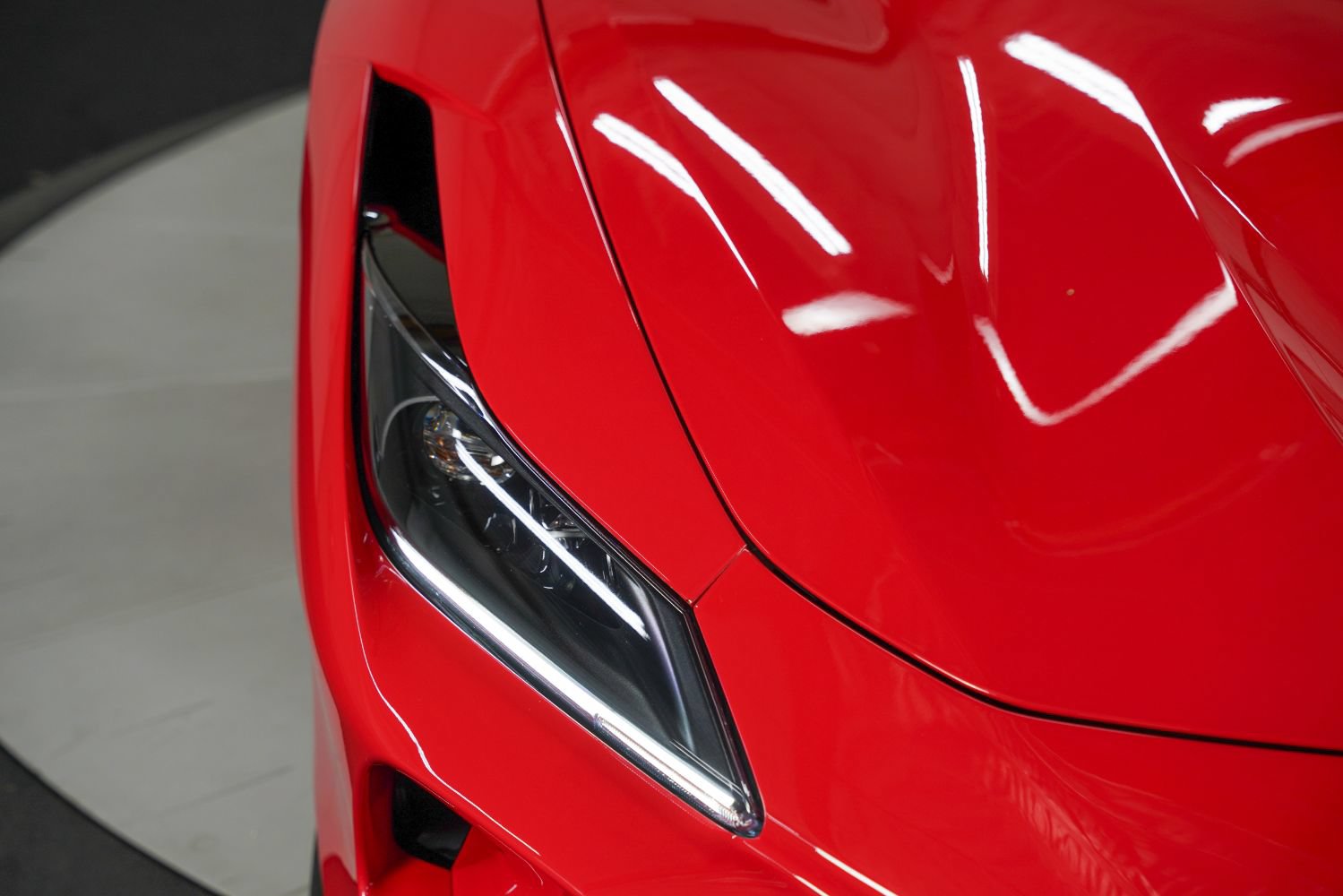 Used 2022 Ferrari F8 Tributo RWD image 11