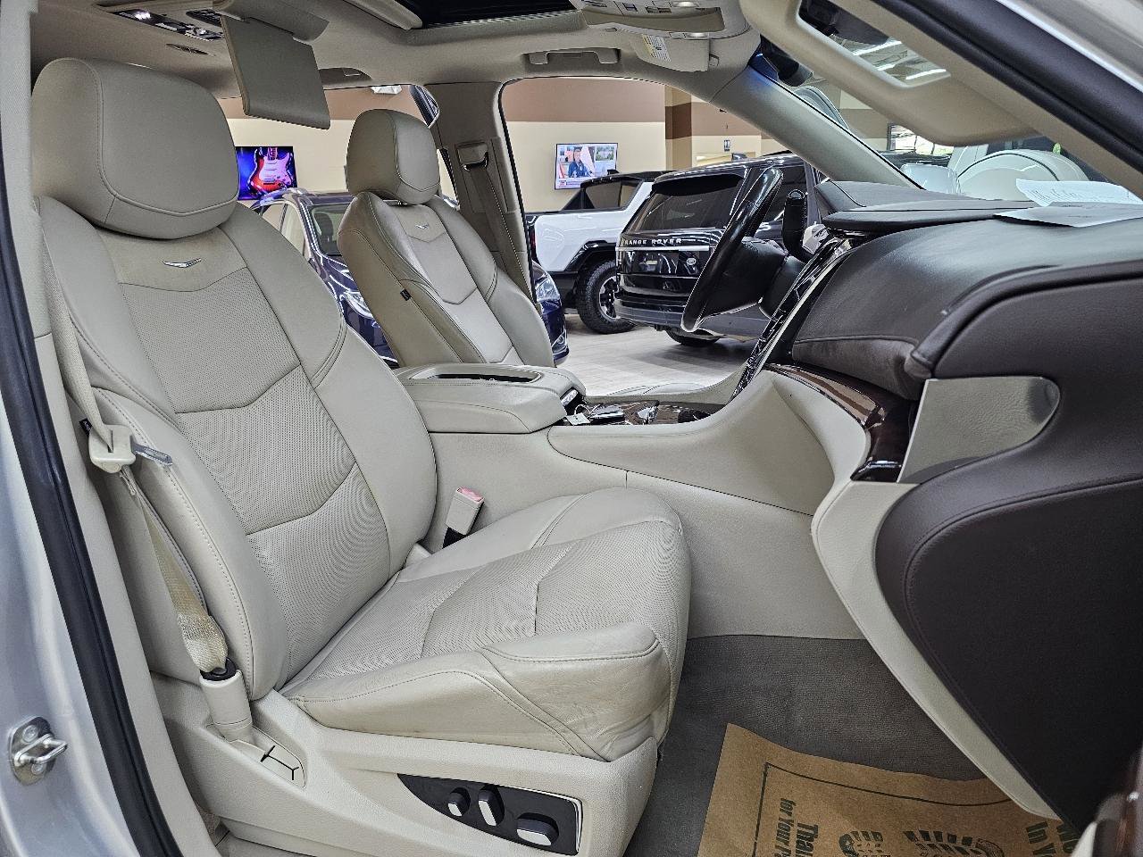 Used 2015 Cadillac Escalade ESV Luxury AWD/4WD image 22