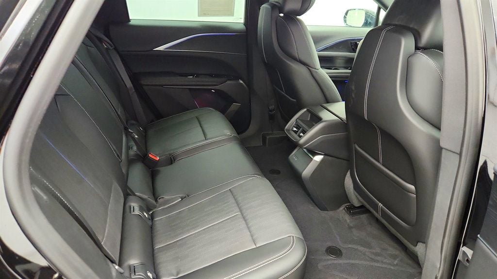 Used 2024 Cadillac Lyriq Luxury RWD image 21