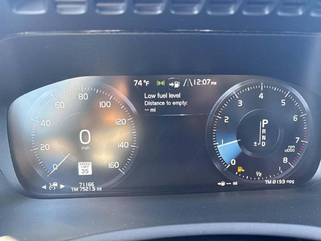 Used 2020 Volvo XC90 T5 Momentum AWD/4WD image 19