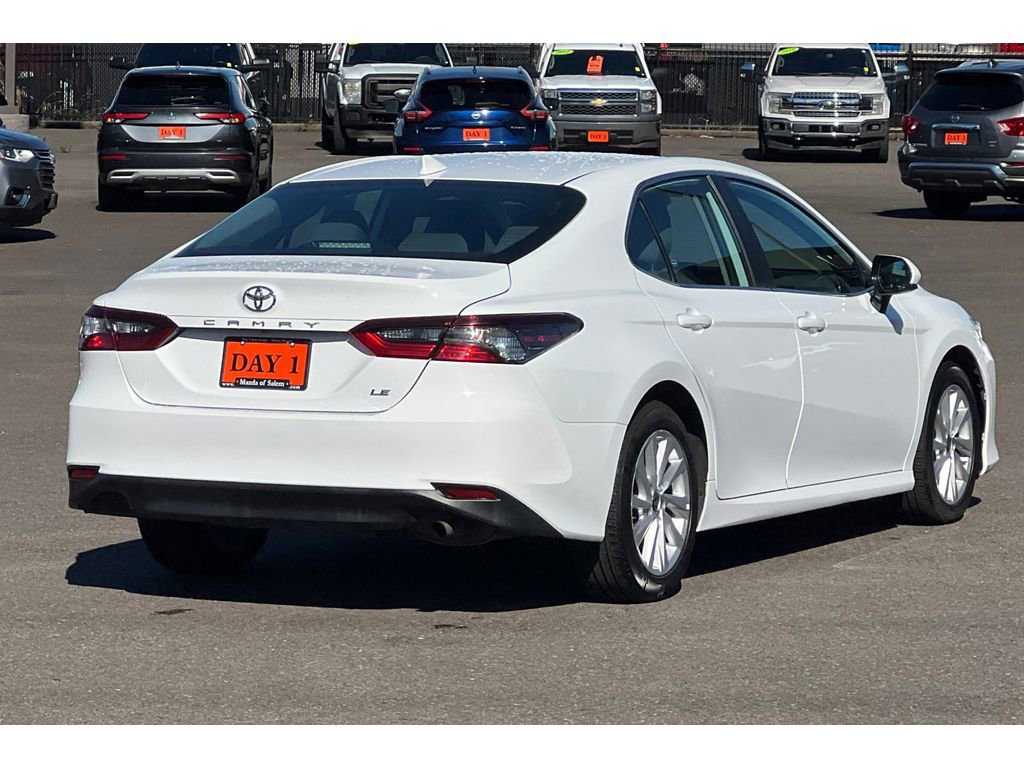 Used 2024 Toyota Camry LE image 5