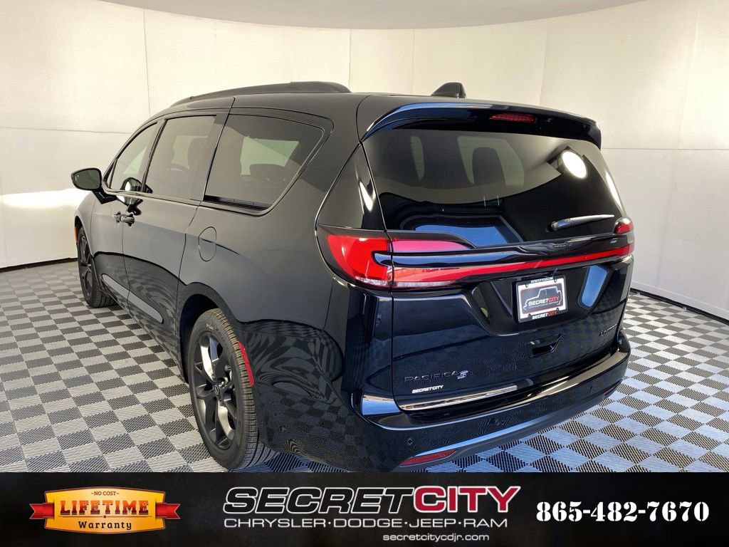 New 2026 Chrysler Pacifica Limited w/ S Appearance Package image 5