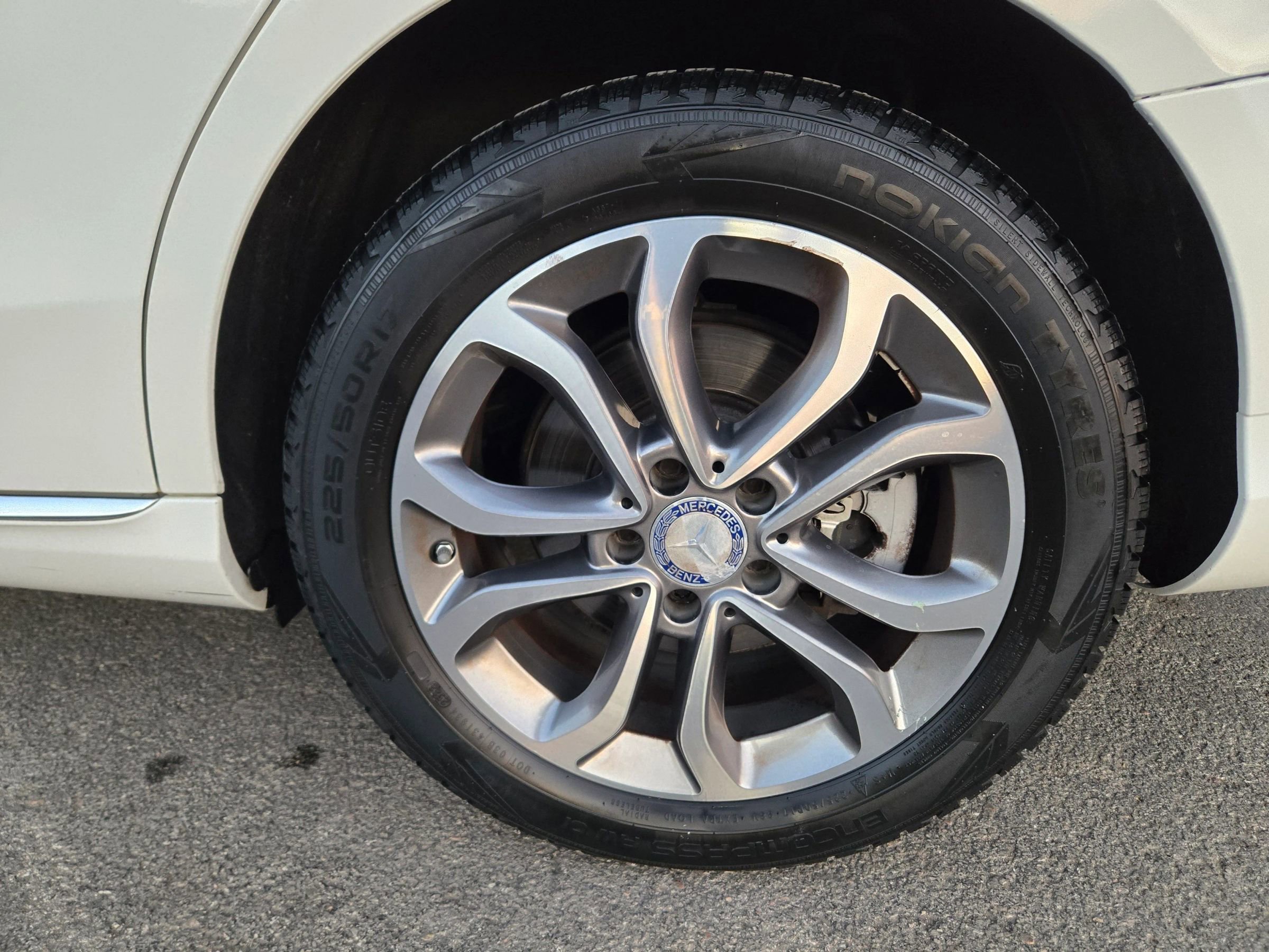 Used 2017 Mercedes-Benz C 300 4MATIC Sedan image 18