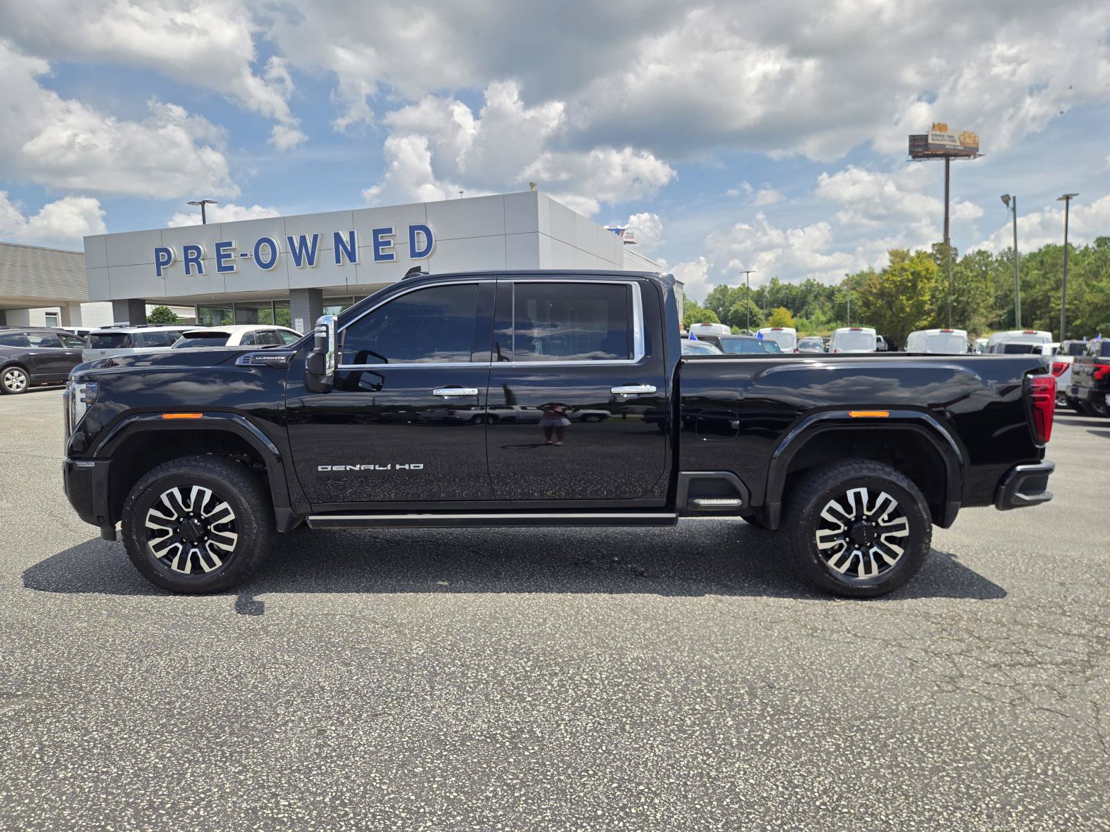 Used 2026 GMC Sierra 2500 Denali Ultimate AWD/4WD image 13