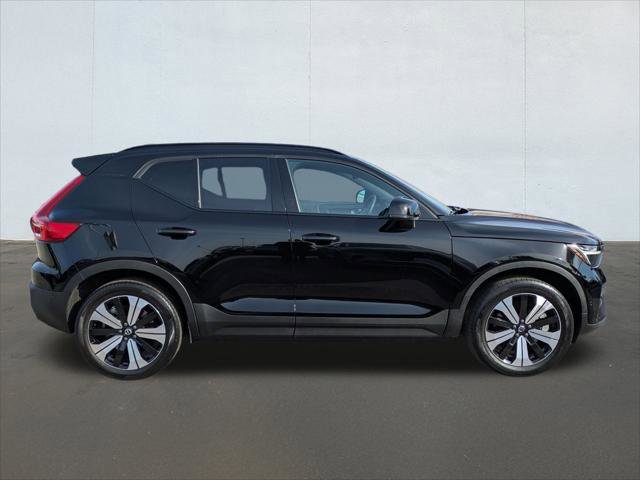 Used 2023 Volvo XC40 Recharge Plus image 6