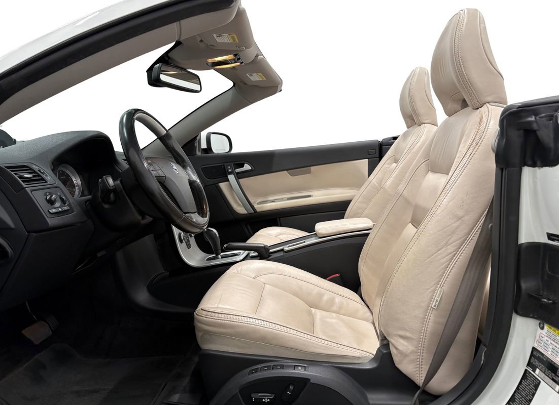Used 2011 Volvo C70 T5 w/ Multimedia Pkg image 10