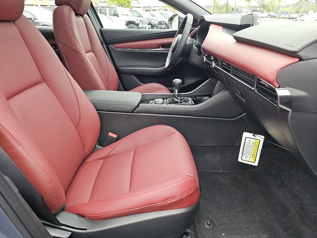 New 2025 MAZDA MAZDA3 2.5 S Hatchback w/ Premium Pkg image 5
