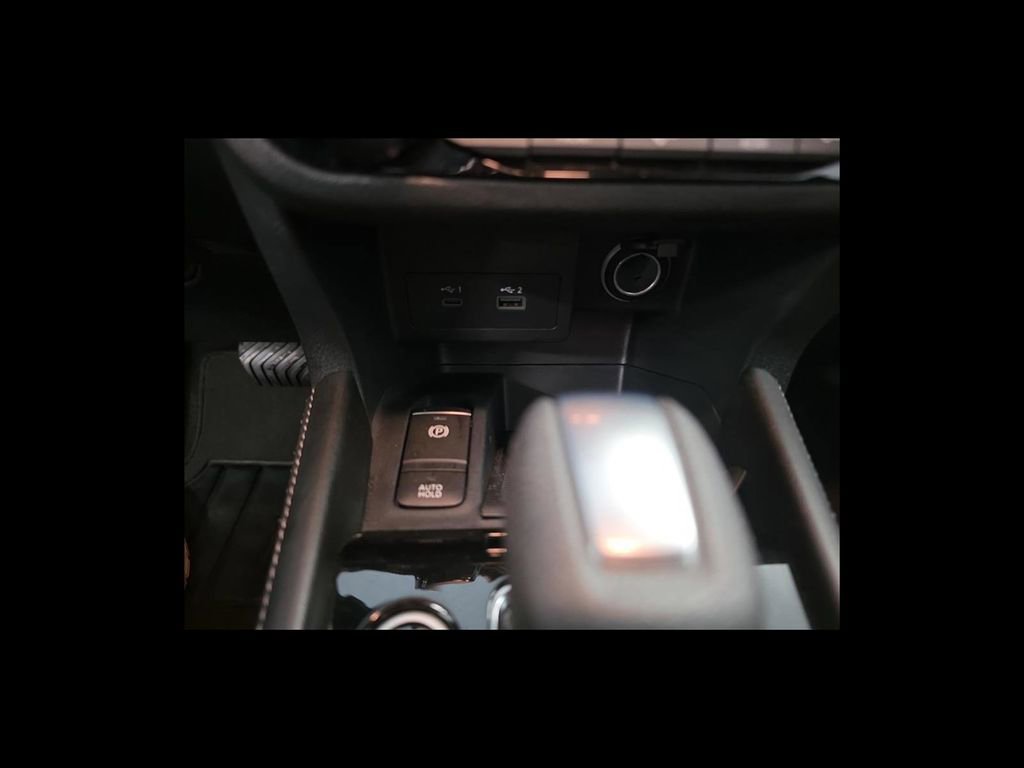 Used 2021 Nissan Kicks SV FWD image 23