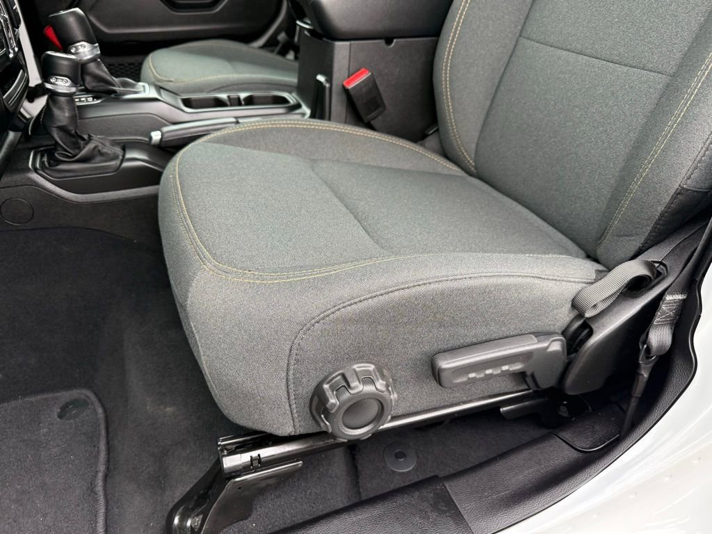 Used 2025 Jeep Gladiator Sport image 31